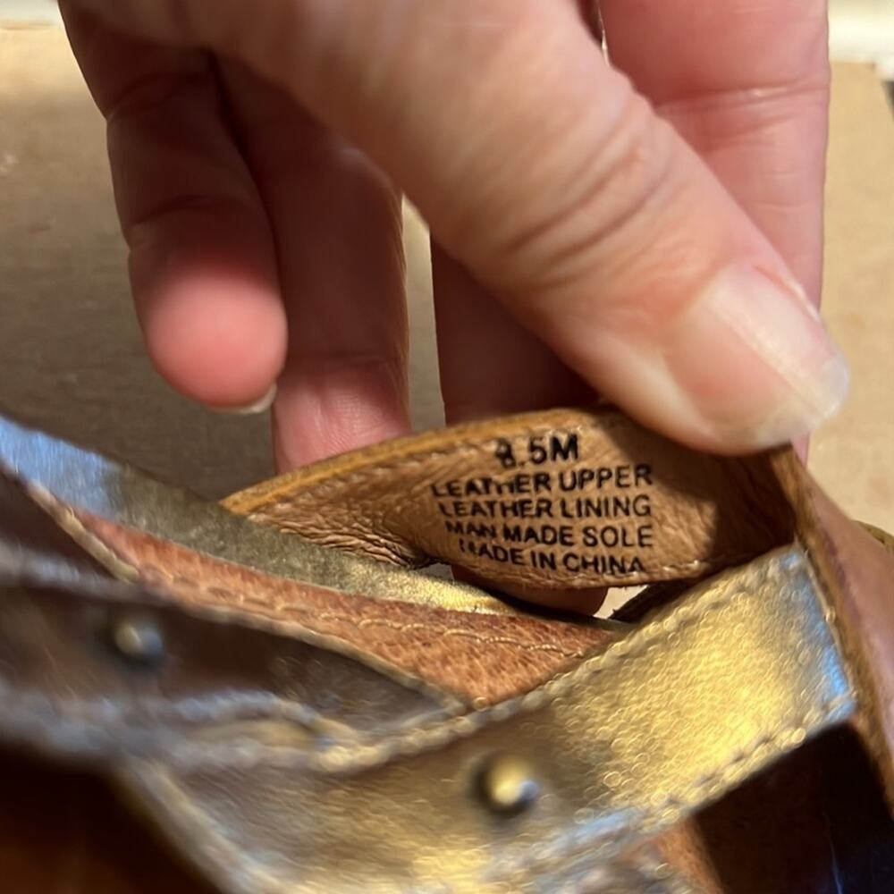 New never worn Nuture wedges - size 8.5 - leather & gold colors - Picture 6 of 6